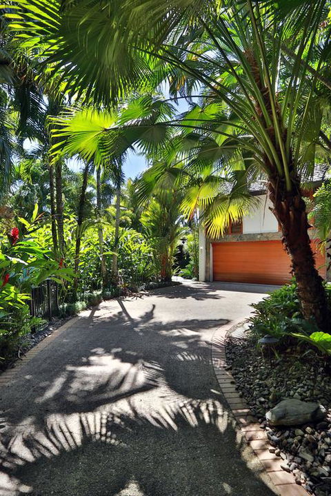 17 Wharf Street - Luxury Holiday Home - Tourism Townsville 3