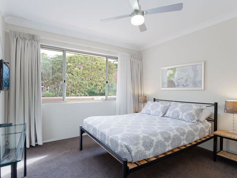 2 'Bronte Court' 17 Magnus Street - Air Con, Complex Pool And Centrally Located - Tourism Townsville 0