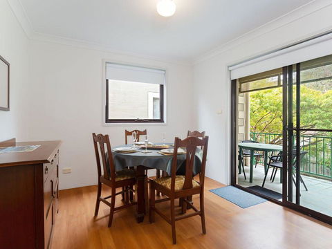 2 'Carindale', 19-23 Dowling Street - Pool, Tennis Court, Close To Town - Tourism Townsville 3