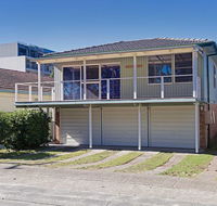 2 'Hibiscus Court' 9 Government Road - fantastic air conditioned 3 bedroom unit - Tourism Townsville