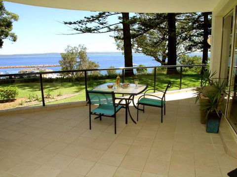 2 'Magnus Pines' 52-56 Magnus Street - Stunning Unit With Aircon, Water Views & Foxtel - Tourism Townsville 3