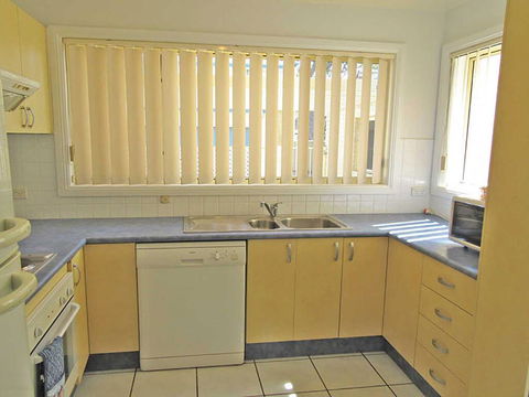 2 'Mahi Mahi', 5 Achilles Street - 3 Bedroom Between Shoal Bay And Little Beach - Tourism Townsville 1