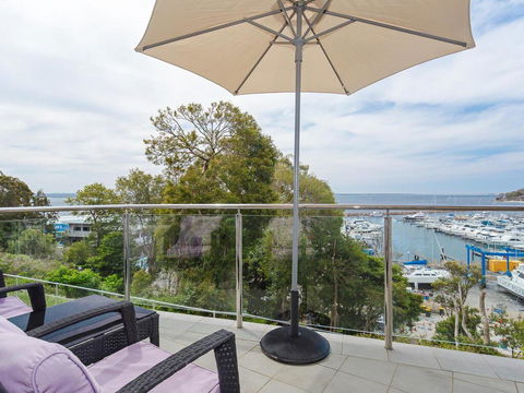 2 'Paradiso', 4 Laman Street - Beautiful Unit With Stunning Water Views & Pool - Tourism Townsville 0