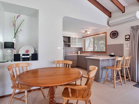 2 'Plattens' 15 Kurrawa Close - Great Duplex So Close To The Water - Tourism Townsville 3