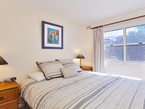 2 'Sunnie Belle' 3 Victoria Parade- Water Views Over Nelson Bay Foreshore - Tourism Townsville 1