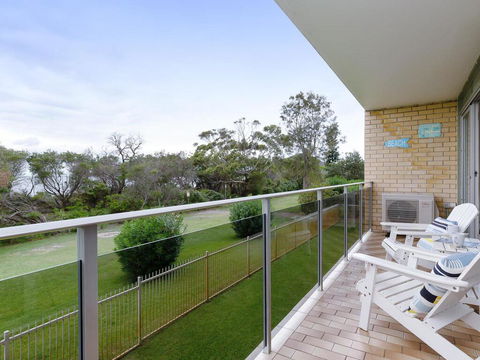 2 'The Helm' 22 Voyager Cl - Stunning Waterfront Unit With Air Conditioning - Tourism Townsville 1
