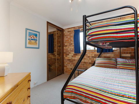 2 'Yachtsman Rest', 37 Victoria Parade - Foxtel, Aircon, Waterviews - Tourism Townsville 3