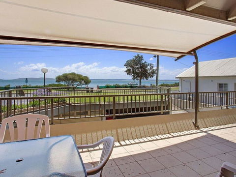 2 'Yachtsman Rest', 37 Victoria Parade - Foxtel, Aircon, Waterviews - Tourism Townsville 0
