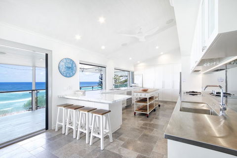 2 Arakoon Crescent - Tourism Townsville 3