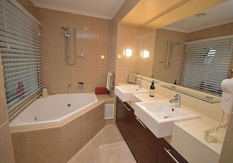 2 BDR/Apt/Foxtel/WiFi/Pool/parking/Spa/Hervey Bay - Tourism Townsville 2