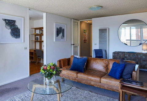 2 Bdrm South Yarra Apt With Balcony And Parking - Tourism Townsville 0