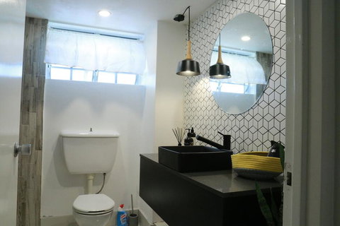 2 Bedroom Close To CBD - Tourism Townsville 2