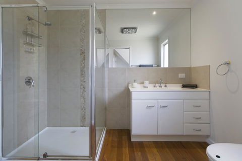 2 Marma Retreat With Jacuzzi, Heated Pool, Pet Friendly, Foxtel - Tourism Townsville 2