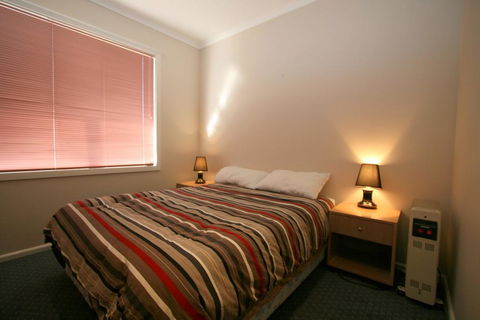 2 Munyang Street, Jindabyne - Tourism Townsville 3