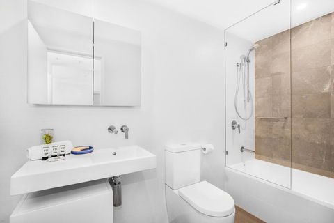 2-Bed Beach Apartment With Pool, Parking And Balcony - Tourism Townsville 3