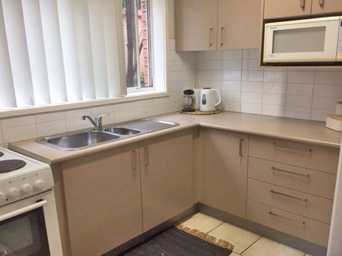2/10 Catalina Close - Walk To Shoal Bay Beach - Tourism Townsville 2