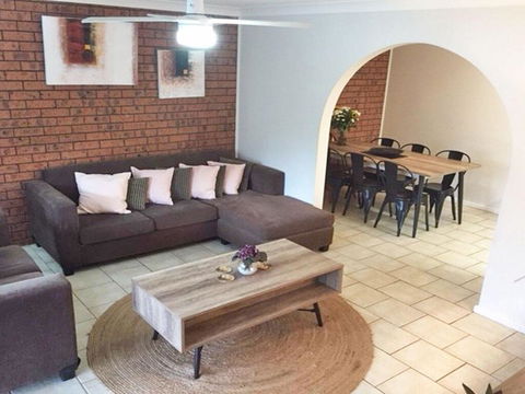 2/10 Catalina Close - Walk To Shoal Bay Beach - Tourism Townsville 1
