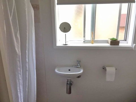 2/10 Catalina Close - Walk To Shoal Bay Beach - Tourism Townsville 3