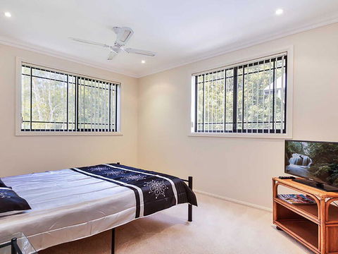2/11a Christmas Bush Avenue - Fantastic Townhouse Close To Dutchies Beach - Tourism Townsville 2
