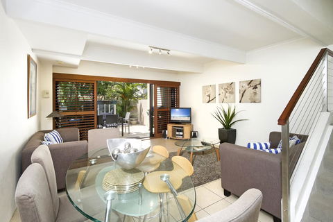 2/61 Noosa Parade - Tourism Townsville 1