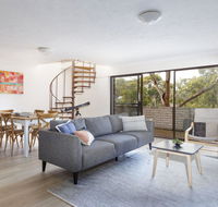 20 Booneroo - Walk To The Beach - Tourism Townsville