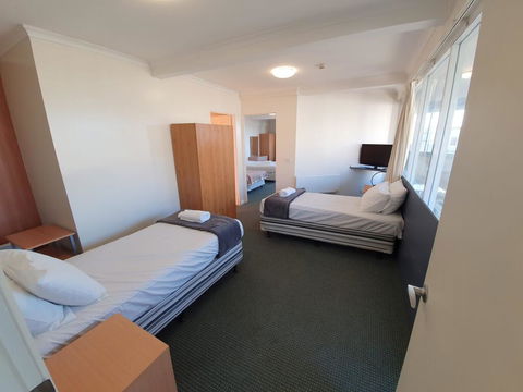20 Lakeview Plaza - Tourism Townsville 3
