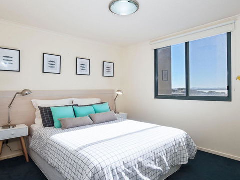 211 'The Landmark', 61B Dowling Street - Resort Style Holiday With Pool, Games Room & Restaurant - Tourism Townsville 1