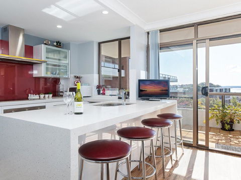 23 'The Commodore' 9-11 Donald Street - Delightful Unit With Gorgeous Water Views - Tourism Townsville 3