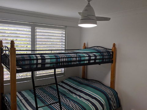 24 'The Poplars', 34 Magnus Street - Views, Aircon, WIFI, Netflix & Pool - Tourism Townsville 3