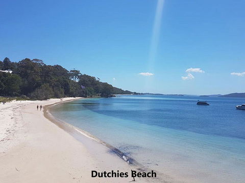 25 Christmas Bush Avenue - Aircon, Pet Friendly, Small Boat Parking & WIFI - Tourism Townsville 3