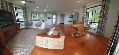 27 Bomburra Court - Rainbow Beach, Spacious, Comfortable, Large Deck, Private - Tourism Townsville 1