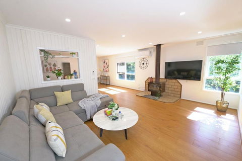 Best Location Entire House Staycation Parkland Surrounding - Tourism Townsville 0