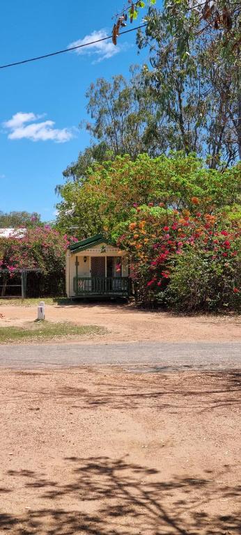 Blackall Caravan Park - Tourism Townsville 0