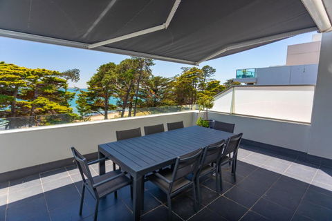C-Scape Penthouse - Cowes Beach Front - Tourism Townsville 3