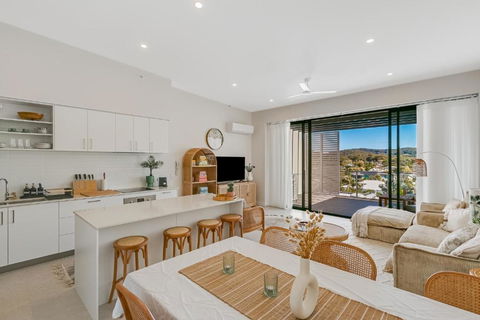 Caba Beachside -2BR Hinterland View Apartment By UHoliday - Tourism Townsville 0
