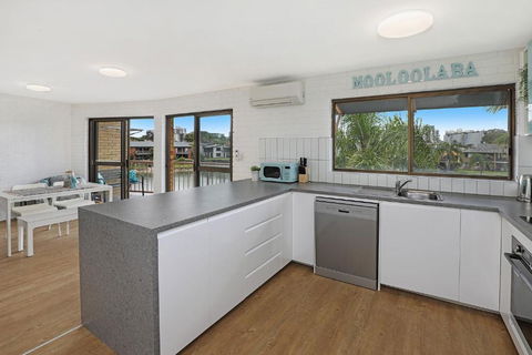 CANAL7-ON THE MOOLOOLABA CANAL! - Tourism Townsville 1