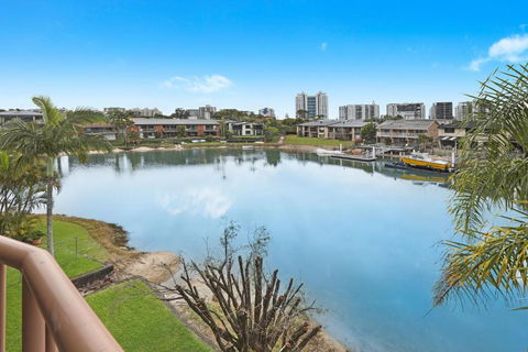 CANAL7-ON THE MOOLOOLABA CANAL! - Tourism Townsville 0
