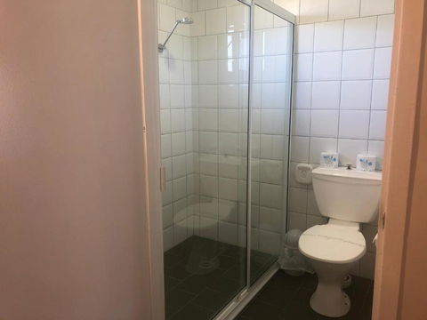 CAPRICORN MOTOR Inn - Tourism Townsville 1