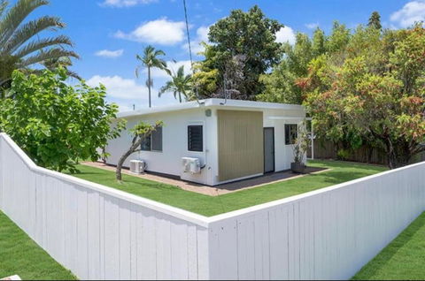 Castle View Cottage - Tourism Townsville 3
