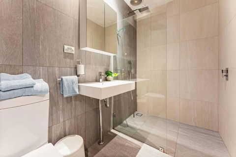 CBD Chic 3 Bedroom Stay - Walk To Darling Harbour & Fish Market. (27) - Tourism Townsville 3