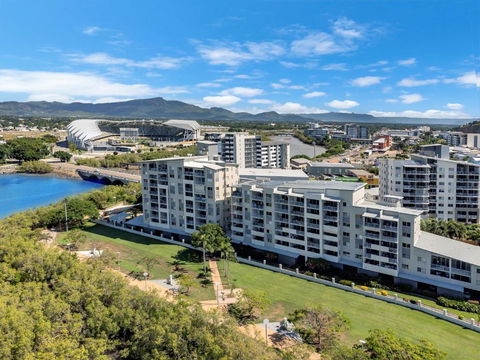 City Riverside Apartment 25 - Tourism Townsville 1