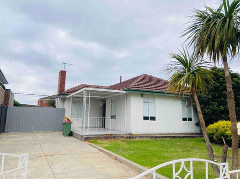 D123 Super Sun Shine Stay - Tourism Townsville 2