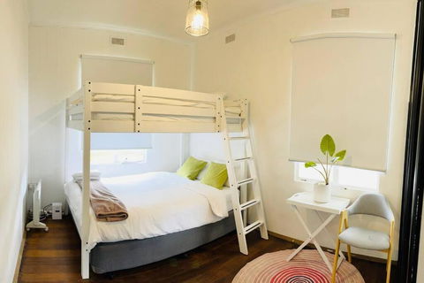 D123 Super Sun Shine Stay - Tourism Townsville 3