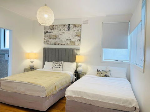 D132 Well Keep Secret Lake Home - Tourism Townsville 4