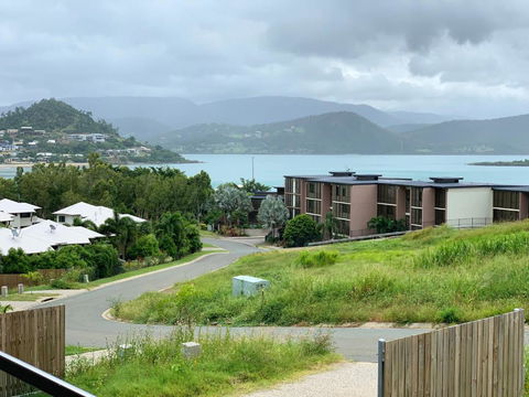 DAYDREAMING Airlie Beach, Water Views & Only 200m To Boardwalk. - Tourism Townsville 2