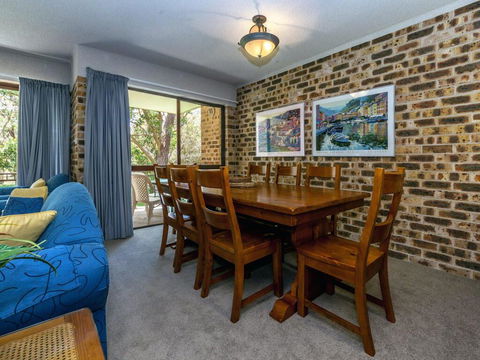28 'Bay Parklands', 2 Gowrie Ave - Pool, Tennis + Stunning Views - Tourism Townsville 3