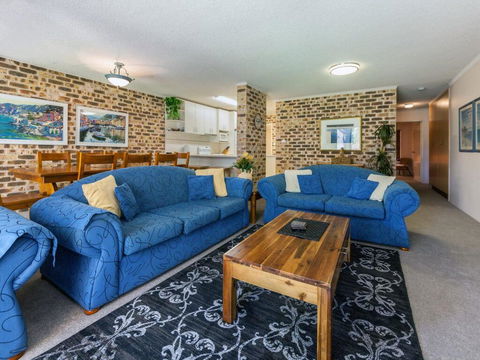 28 'Bay Parklands', 2 Gowrie Ave - Pool, Tennis + Stunning Views - Tourism Townsville 2