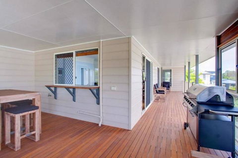 29 Cypress Avenue - Rainbow Beach, Close To The Beach With A Pool - Tourism Townsville 3
