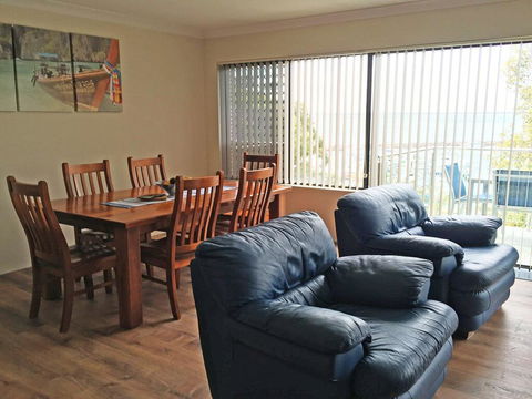 3 'Paradiso', 4 Laman Street - Aircon, Pool, Heart Of Town, Water Views - Tourism Townsville 3
