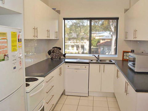 3 'Silvana Court', 26 Ajax Avenue - Neat Unit With Air Conditioning - Tourism Townsville 3